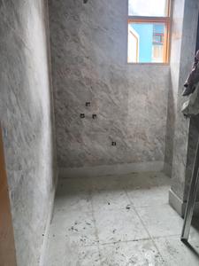 Common Bathroom Image of 650 Sq.ft 2 BHK Apartment / Flat for sale in Sangam Vihar New Delhi for Rs. 3000000