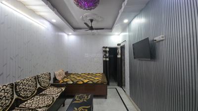 Living Room Image of 700 Sq.ft 2 BHK Apartment / Flat for rent in Pitampura New Delhi for Rs. 28000