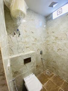 Bathroom Image of 580 Sq.ft 1 RK Builder Floor for rent in South City Floors 1, Sector 41 Gurgaon for Rs. 21000