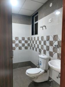 Common Bathroom Image of 1014 Sq.ft 2 BHK Builder Floor for sale in Uniwest Arcade Homes, Sector 102 Noida for Rs. 6591000