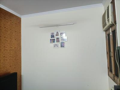 Bedroom Image of 890 Sq.ft 3 BHK Builder Floor for sale in Krishna Nagar New Delhi for Rs. 6500000