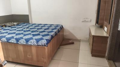Bedroom Image of 1000 Sq.ft 2 BHK Apartment / Flat for rent in Statista Apaar Pride Homes, Ujala Circle Ahmedabad for Rs. 18000