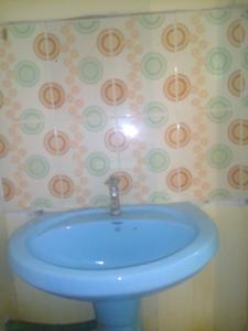 Bathroom Image of 1000 Sq.ft 1 BHK Independent House for rent in Serilingampally Hyderabad for Rs. 14000
