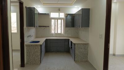 Kitchen Image of 750 Sq.ft 3 BHK Builder Floor for sale in Raja Park Apartment, Shakurpur New Delhi for Rs. 6500000