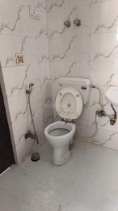 Image of 1650 Sq.ft 3 BHK Apartment / Flat for rent in Sector 12 Dwarka, New Delhi for Rs. 40000