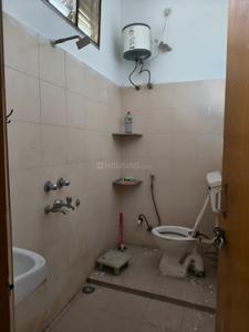 Bathroom Image of 1800 Sq.ft 2 BHK Apartment / Flat for rent in Vinoba Nagar Bilaspur for Rs. 20000