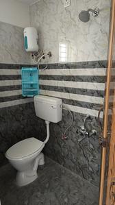 Bathroom Image of 400 Sq.ft 1 RK Builder Floor for rent in Mahadevapura Bengaluru for Rs. 15000