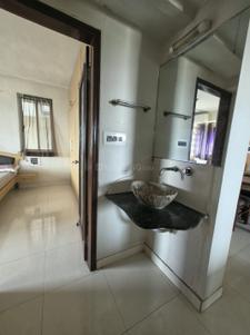 Kitchen Image of 950 Sq.ft 1 BHK Apartment / Flat for rent in Mangla Aura, Alkapuri Vadodara for Rs. 18000