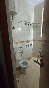 Bathroom Image of 594 Sq.ft 1 BHK Builder Floor for rent in Palam Vihar Gurgaon for Rs. 18000