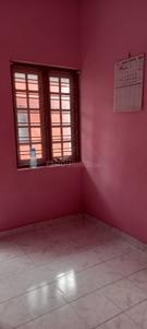 Bedroom Image of 650 Sq.ft 4 BHK Independent House for rent in Thammanam Kochi for Rs. 15000