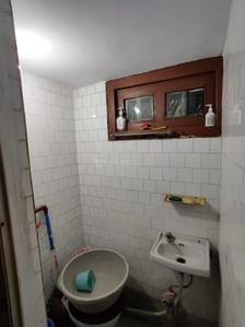 Bathroom Image of GRC  in Prince Anwar Shah Connector, Kolkata
