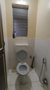 Bathroom Image of 600 Sq.ft 1 BHK Apartment / Flat for rent in Karia Konark Nagar Phase 2, Viman Nagar Pune for Rs. 30000