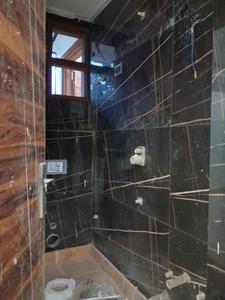 Common Bathroom Image of 1950 Sq.ft 4.5 BHK Apartment / Flat for sale in JMD Siddhi Vinayak, Sector 73 Noida for Rs. 8500000