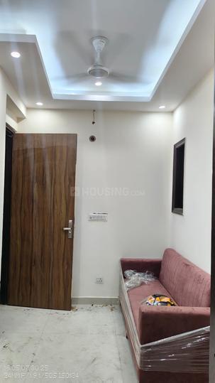 Sarfabad, Sector 73 Main Image 1