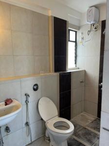 Bathroom Image of 1000 Sq.ft 2 BHK Apartment / Flat for rent in Buena Vista, Viman Nagar Pune for Rs. 44000