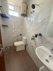 Image of 1600 Sq.ft 3 BHK Apartment / Flat for rent in Kammanahalli, Bengaluru for Rs. 50000