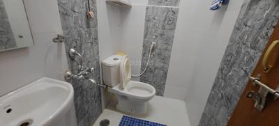 Bathroom Image of 600 Sq.ft 1 BHK Builder Floor for rent in Kammanahalli Bengaluru for Rs. 21000
