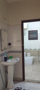 Bathroom Image of 1100 Sq.ft 2 BHK Apartment / Flat for rent in Jubilee Hills Hyderabad for Rs. 35001