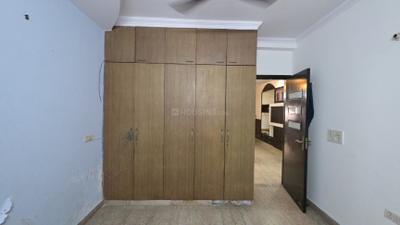 Bedroom Image of 1350 Sq.ft 3 BHK Builder Floor for rent in Pitampura New Delhi for Rs. 66000