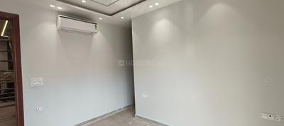 Bedroom Image of 1800 Sq.ft 3 BHK Builder Floor for rent in Pitampura New Delhi for Rs. 61000