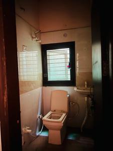 Bathroom Image of 450 Sq.ft 1 RK Independent House for rent in Sector 49 Noida for Rs. 10000