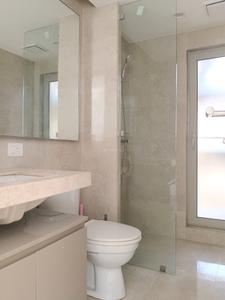 Common Bathroom Image of 1000 Sq.ft 3 BHK Apartment / Flat for rent in Hiranandani Rodas Enclave, Hiranandani Estate Thane for Rs. 52000
