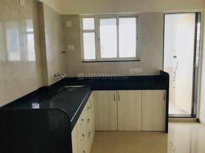 Kitchen Image of 800 Sq.ft 2 BHK Apartment / Flat for rent in Kumar Kruti, Kalyani Nagar Pune for Rs. 40000