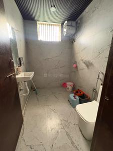 Bathroom Image of 200 Sq.ft 1 BHK Independent House for rent in Salaiya Bhopal for Rs. 9000
