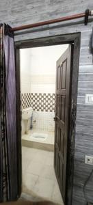 Bathroom Image of 500 Sq.ft 1 BHK Apartment / Flat for sale in Kamta Lucknow for Rs. 1600000