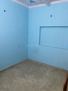 Bedroom Image of 620 Sq.ft 2 BHK Builder Floor for sale in Shalimar Bagh New Delhi for Rs. 8000000