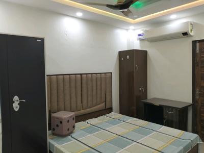 Bedroom Image of 980 Sq.ft 3 BHK Apartment / Flat for sale in Laxmi Nagar New Delhi for Rs. 9000000