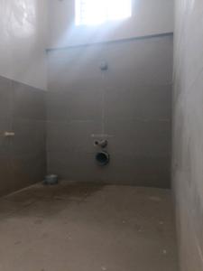 MP Green Bay Attached Bathroom with Bedroom One 3