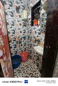 Bathroom Image of 450 Sq.ft 1 BHK Apartment / Flat for rent in Prabhadevi Mumbai for Rs. 50000