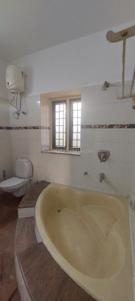 Bathroom Image of 3100 Sq.ft 5 BHK Independent House for rent in Adyar Chennai for Rs. 150000