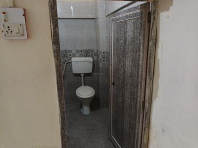 Bathroom Image of 600 Sq.ft 1 BHK Duplex for rent in Scheme 78 Indore for Rs. 7000