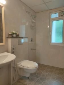 Common Bathroom Image of 1510 Sq.ft 3 BHK Apartment / Flat for sale in NCC Signature Towers, Sholinganallur Chennai for Rs. 14000000