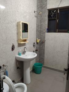 Bathroom Image of 2100 Sq.ft 3 BHK Builder Floor for rent in Sector 31 Faridabad for Rs. 27000
