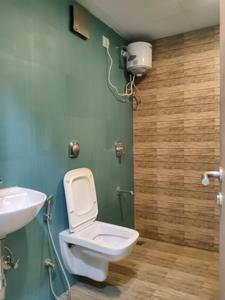 Common Bathroom Image of 950 Sq.ft 2 BHK Apartment / Flat for rent in Lodha Amara, Thane West Thane for Rs. 45000