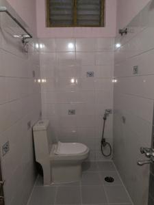 Common Bathroom Image of 900 Sq.ft 2 BHK Independent House for rent in Kukatpally Hyderabad for Rs. 28500