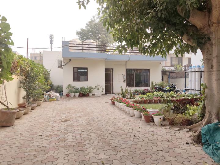 Huda Colony, Sector 46 Main Image 1