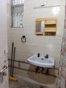 Image of 1600 Sq.ft 3 BHK Apartment / Flat for rent in Bathal apartment, Patparganj, New Delhi for Rs. 42000