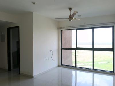 Living Room Image of 900 Sq.ft 2 BHK Apartment / Flat for rent in Lodha Splendora Riverview, Kasarvadavali Thane for Rs. 29000