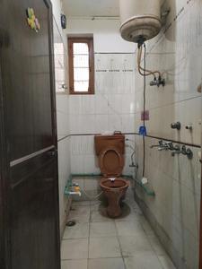 Common Bathroom Image of 500 Sq.ft 1 BHK Builder Floor for rent in Uttam Nagar New Delhi for Rs. 14000
