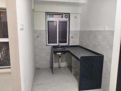 Kitchen Image of 560 Sq.ft 1 BHK Apartment / Flat for rent in Madanpura Mumbai for Rs. 49500