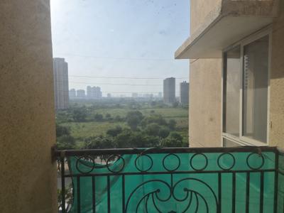 Living Room Image of 910 Sq.ft 2.5 BHK Apartment / Flat for rent in Prateek Grand City, Siddharth Vihar Ghaziabad for Rs. 25000