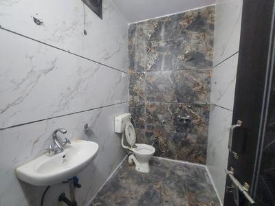 Bathroom Image of 750 Sq.ft 2 BHK Builder Floor for sale in Paschim Vihar New Delhi for Rs. 10000000