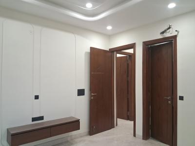 Bedroom Image of 1350 Sq.ft 3 BHK Builder Floor for sale in Paschim Vihar New Delhi for Rs. 29000000