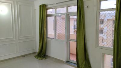 Living Room Image of 1350 Sq.ft 3 BHK Apartment / Flat for rent in Jaypee Kosmos, Sector 134 Noida for Rs. 28000