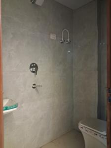 Common Bathroom Image of 980 Sq.ft 2 BHK Apartment / Flat for sale in GCM Gomati Apartment, Sector 49 Noida for Rs. 3800001