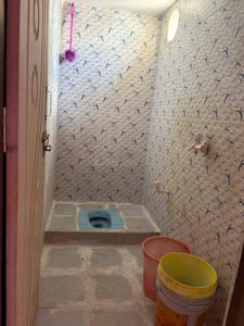 Bathroom Image of 960 Sq.ft 2 BHK Builder Floor for rent in Kukatpally Hyderabad for Rs. 15500